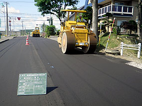 舗装転圧（密粒度アスコン）