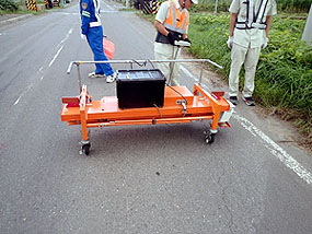 道路横断形状測定（レーザープロファイラー）